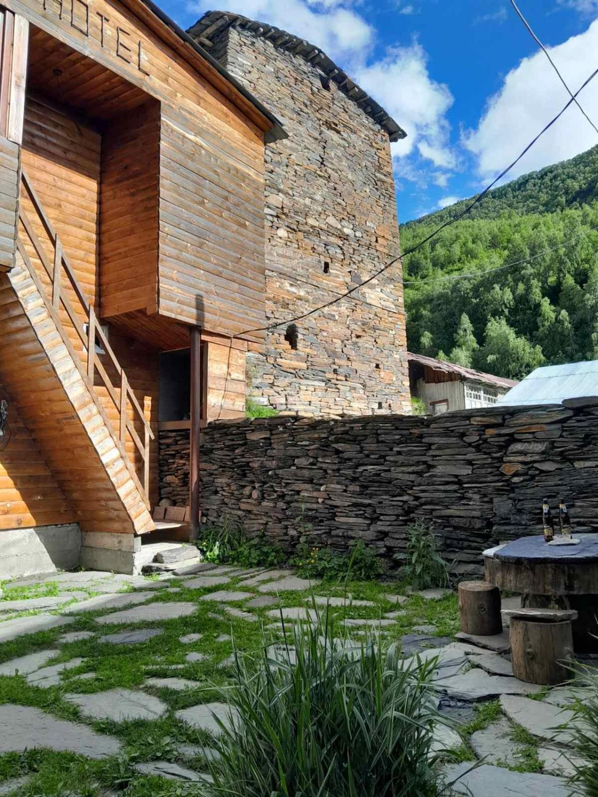 Guesthouse Luka Ushguli Extérieur photo